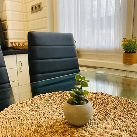 Toparti Apartmanhaz Apartment Balatonszarszo