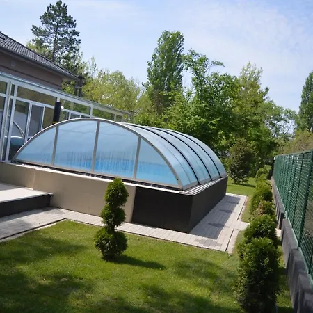 Toparti Apartmanhaz شقة