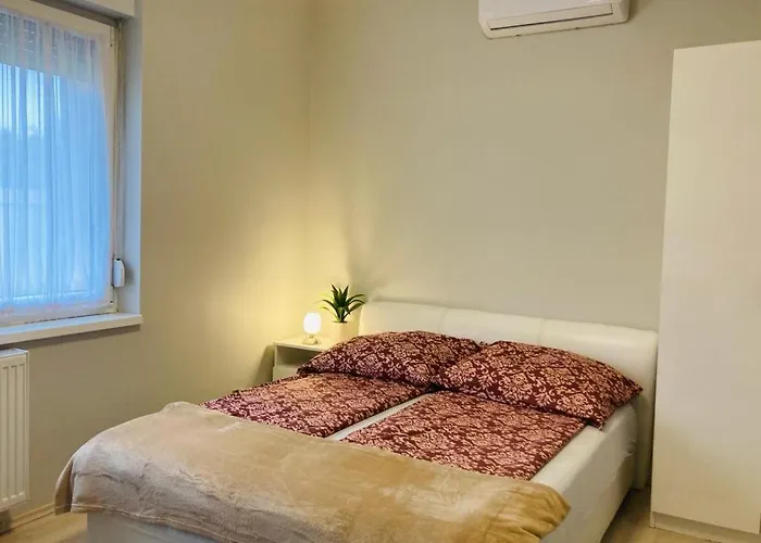 Toparti Apartmanhaz Balatonszarszo
