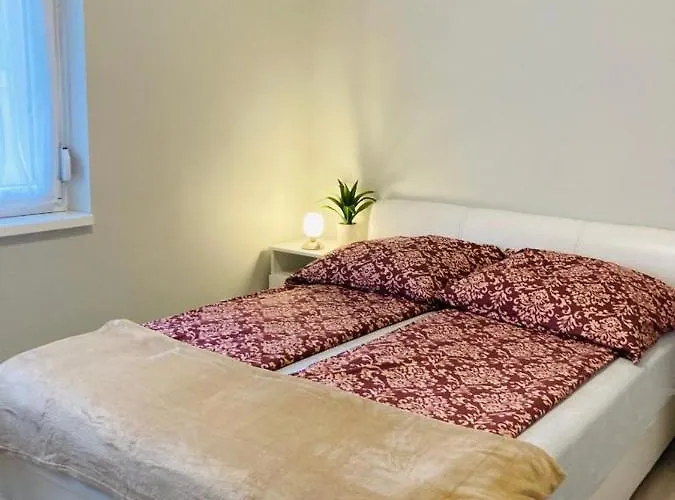 Toparti Apartmanhaz بالاتونسزارسكو