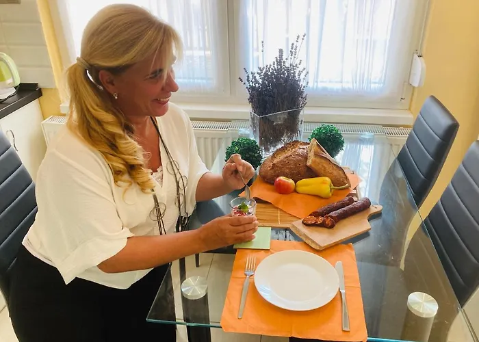 Toparti Apartmanhaz * بالاتونسزارسكو