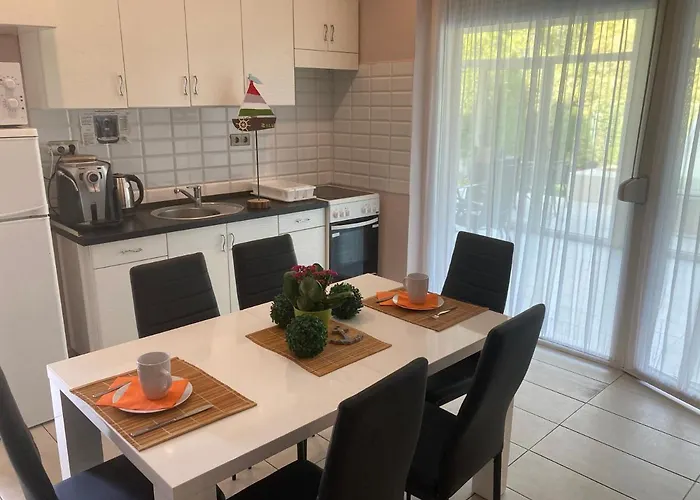 شقة Toparti Apartmanhaz *