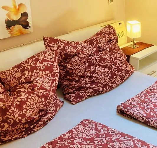 Toparti Apartmanhaz * Balatonszarszo