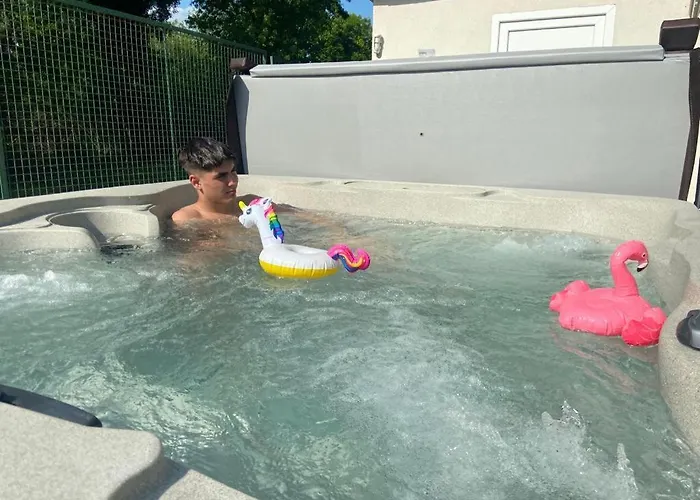 شقة Toparti Apartmanhaz *