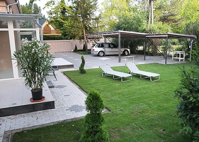 Toparti Apartmanhaz * بالاتونسزارسكو